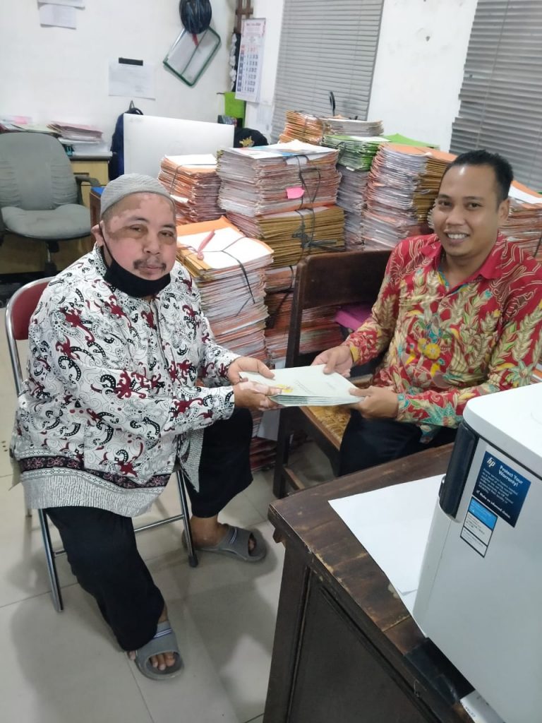 Penyerahan Sertifikat Wakaf oleh BPN Kab. Kediri