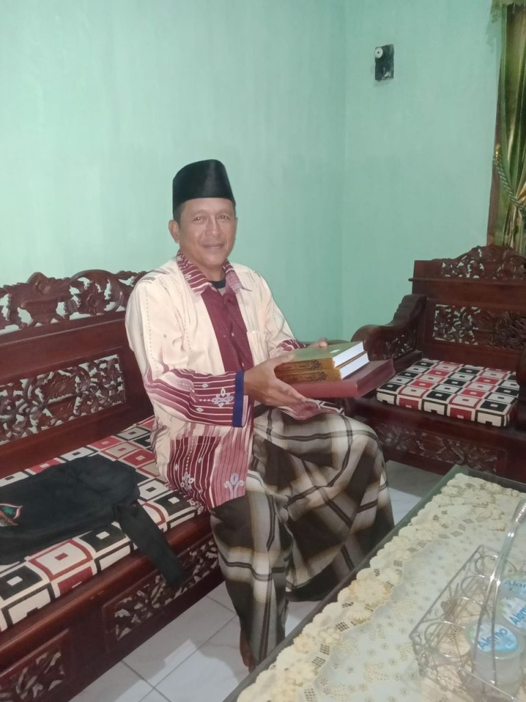 Wakaf Qur’an untuk Masjid Bhumi Sholawat Kencong