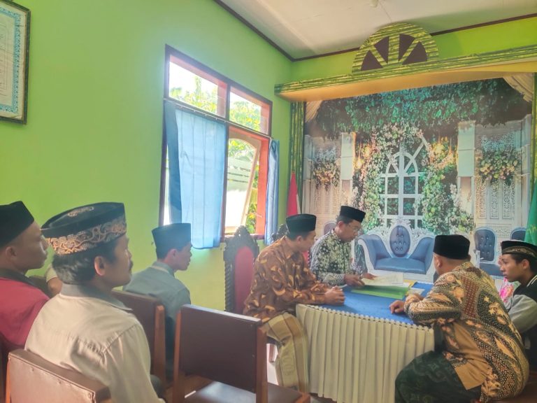Empat Warga Serahkan Aset Wakaf untuk Ditingkatkan Manfaatnya
